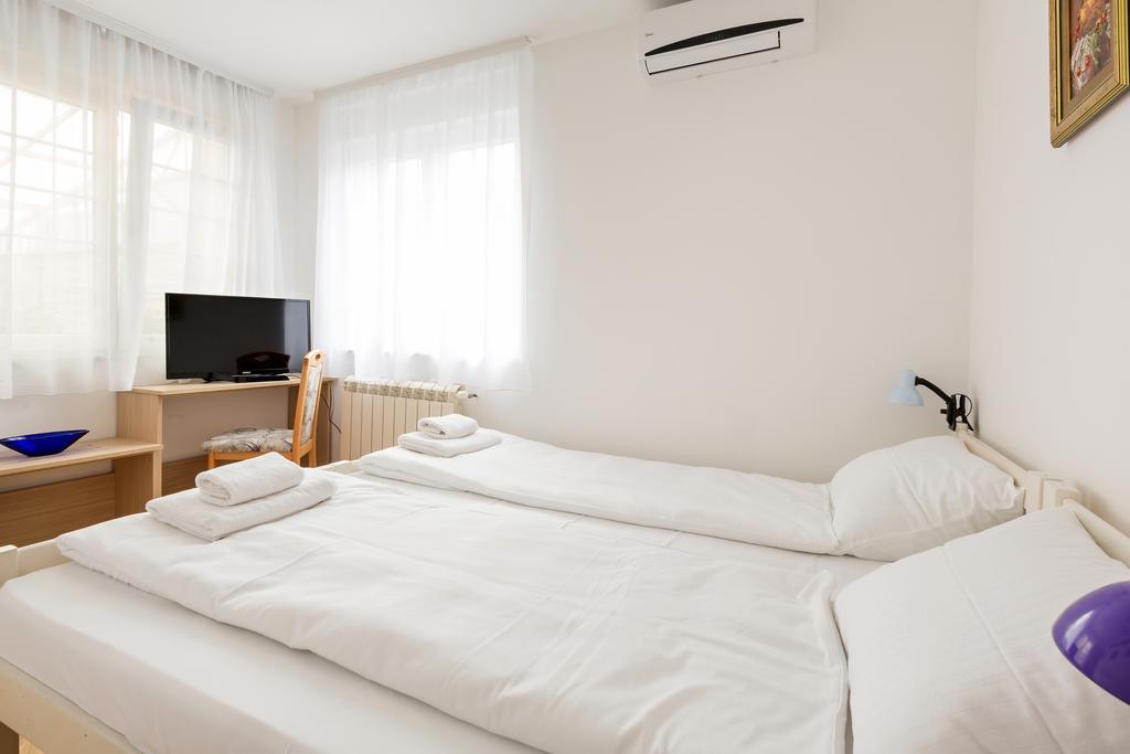 Dolce Vita Luxury Suites Belgrad Exterior foto